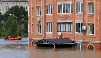 Уровень воды в затопившей Уссурийск реке обновил максимум