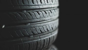 В России резко подешевели летние шины