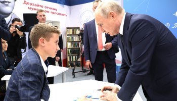 "Будем считать, что договорились". Разговор президента и юного поэта