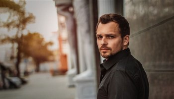 Актер Алексей Янин оказался жив