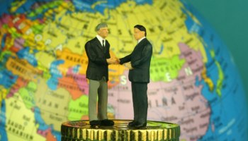 Bloomberg: Европе грозит рецессия и финансовый кризис