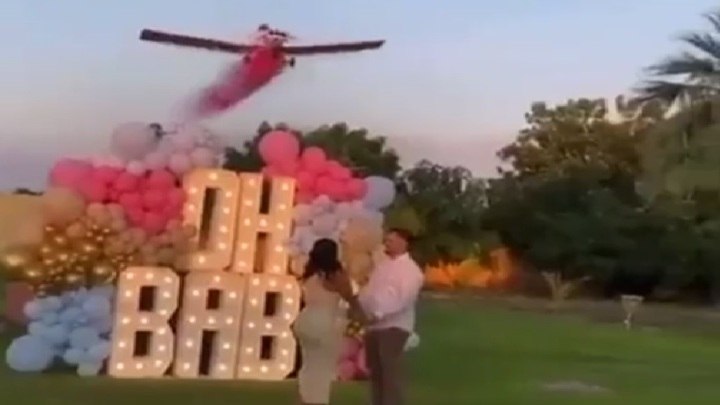 Самолет развалился во время гендерной вечеринки