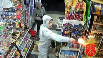 Стрельба в петербургском магазине попала на видео Стрельба в петербургском магазине попала на видео