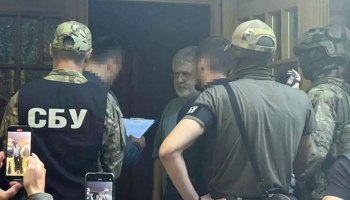 Зеленский "сдал" покровителя-олигарха перед поездкой в США