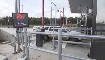 На платных трассах появится разметка для соблюдения дистанции
