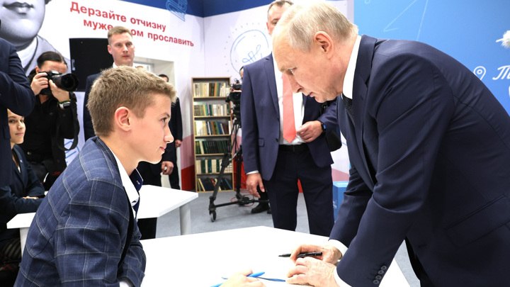 "Будем считать, что договорились". Разговор президента и юного поэта